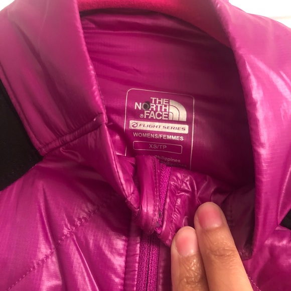North face jogging jacket 🏃🏽‍♀️ - Picture 3 of 4
